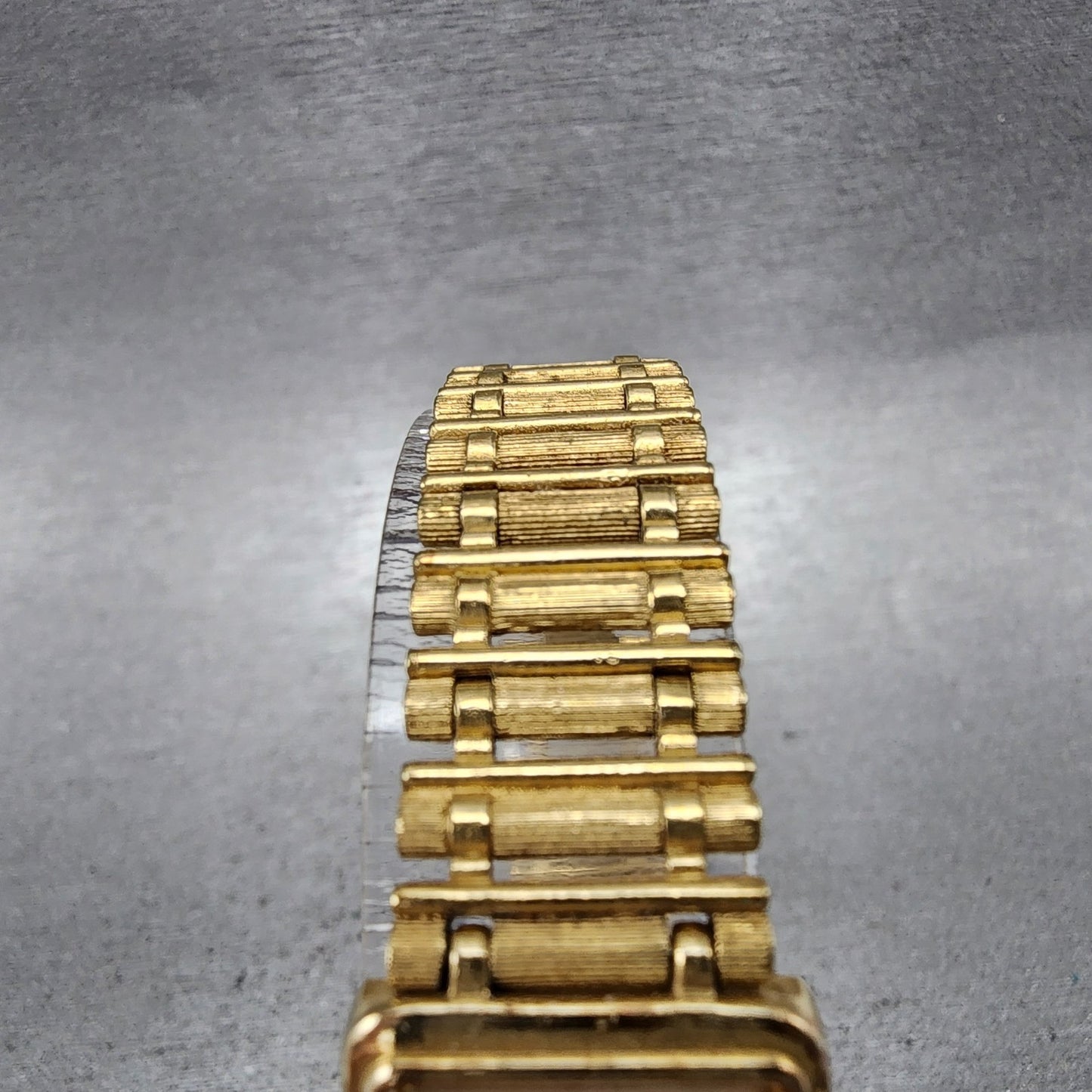 Seiko Tank Watch Women 17mm Champagne Dial Gold Tone 12215700 New Battery4