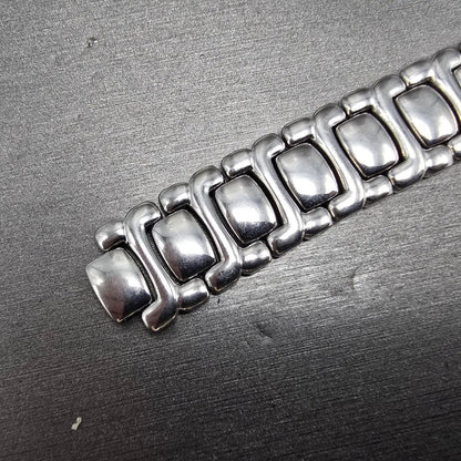 Playboy Watch Men 29mm White Dial Silver Tone Oval New battery MISSING CLASP!!!7