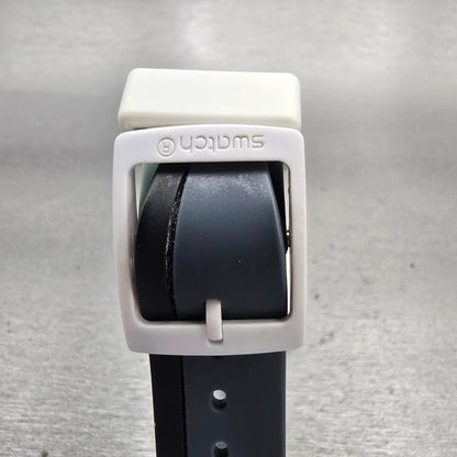 Swatch GREYTWIST Watch Men White Dial White Case Daydate Round GW711 New Battery7