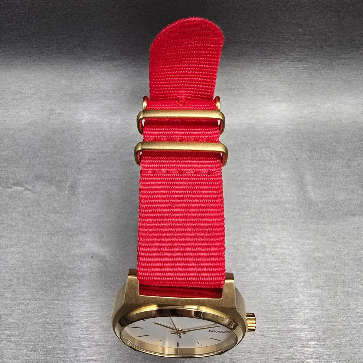 Nixon The Time Teller Watch Men 37mm White Dial Gold Tone Round New Battery CD4