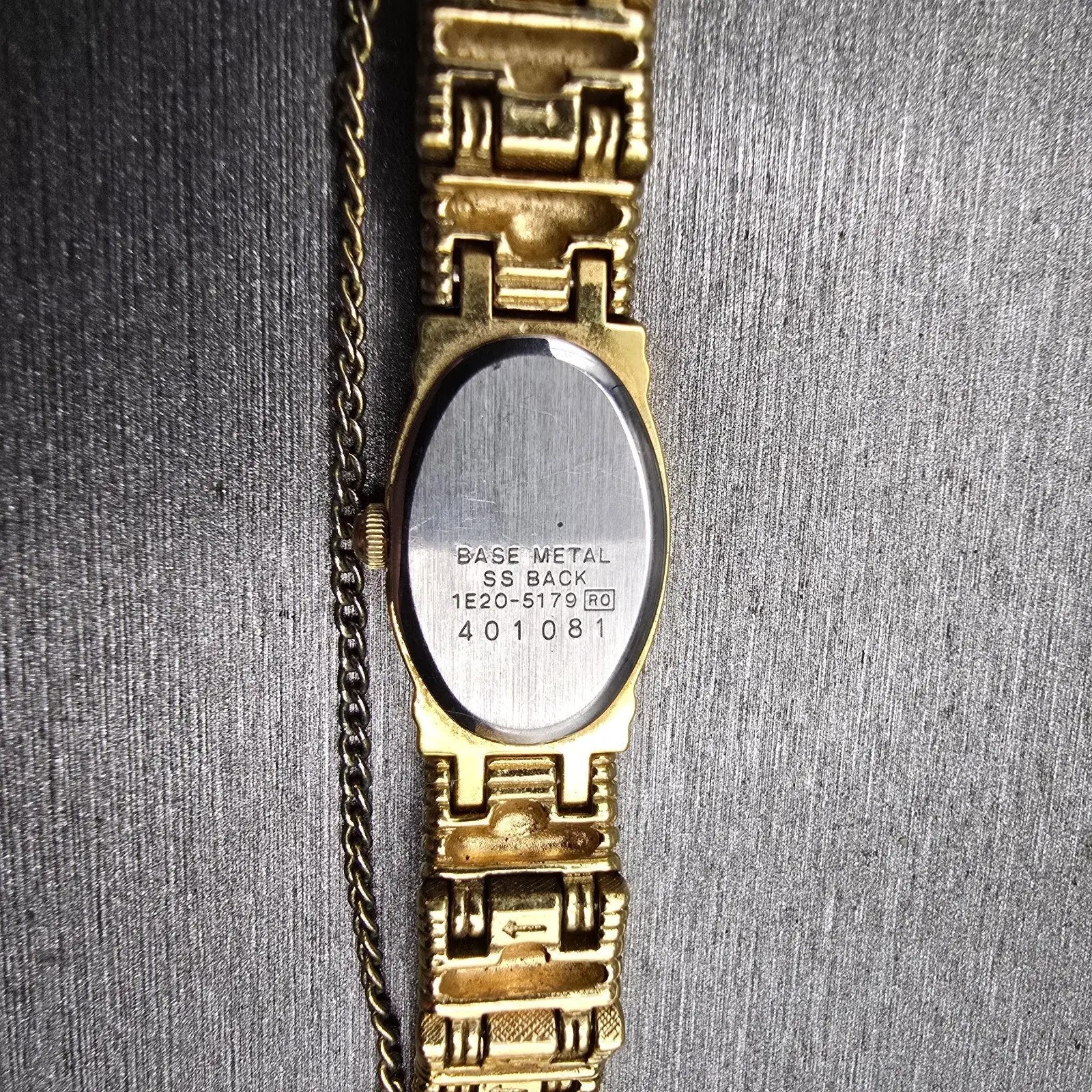 Seiko Watch Women 12mm Gold Dial Gold Tone Oval 1E20-5179 New Battery Vintage10
