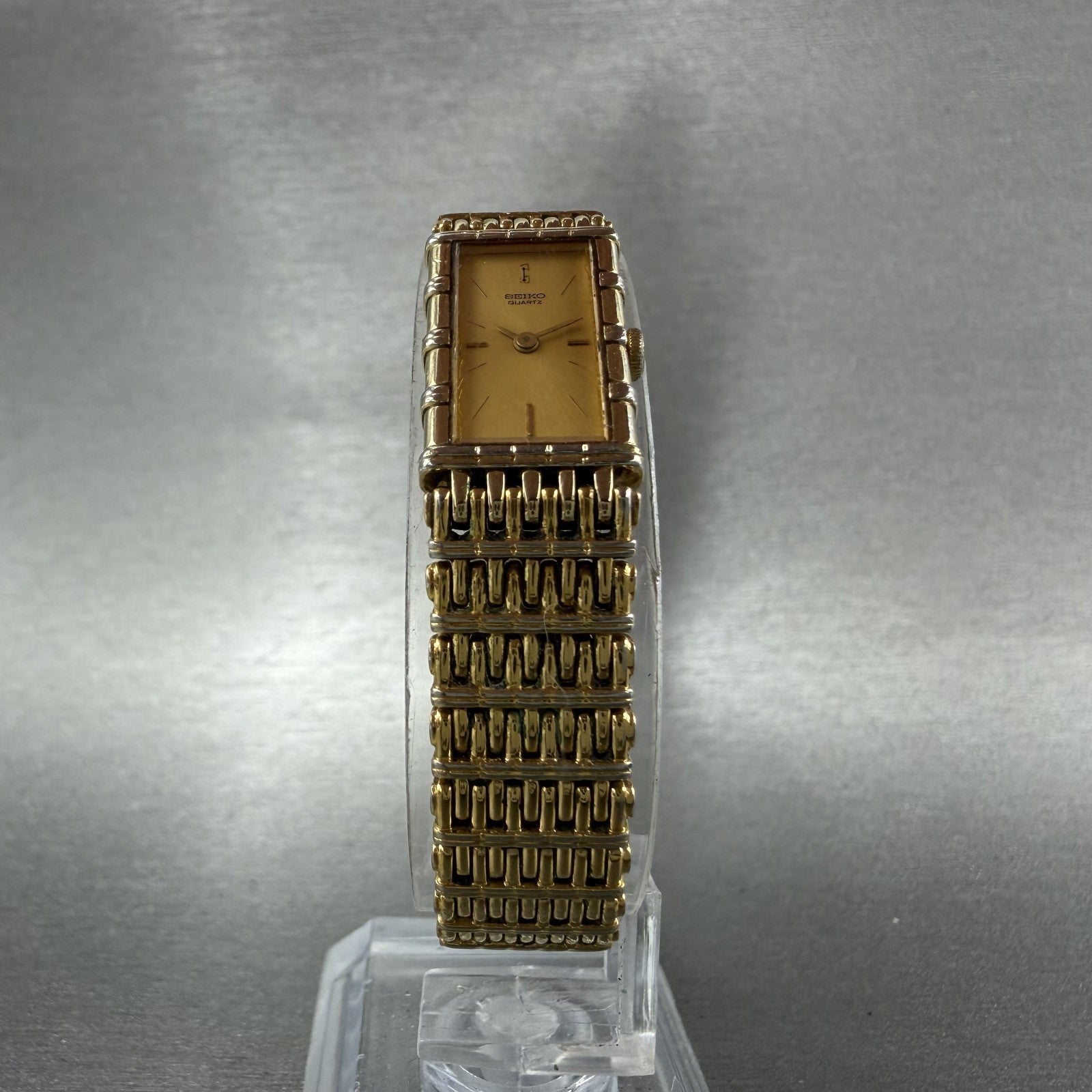 Seiko Tank Watch Women 12mm Champagne Dial Gold Tone 2e205079 New Battery5