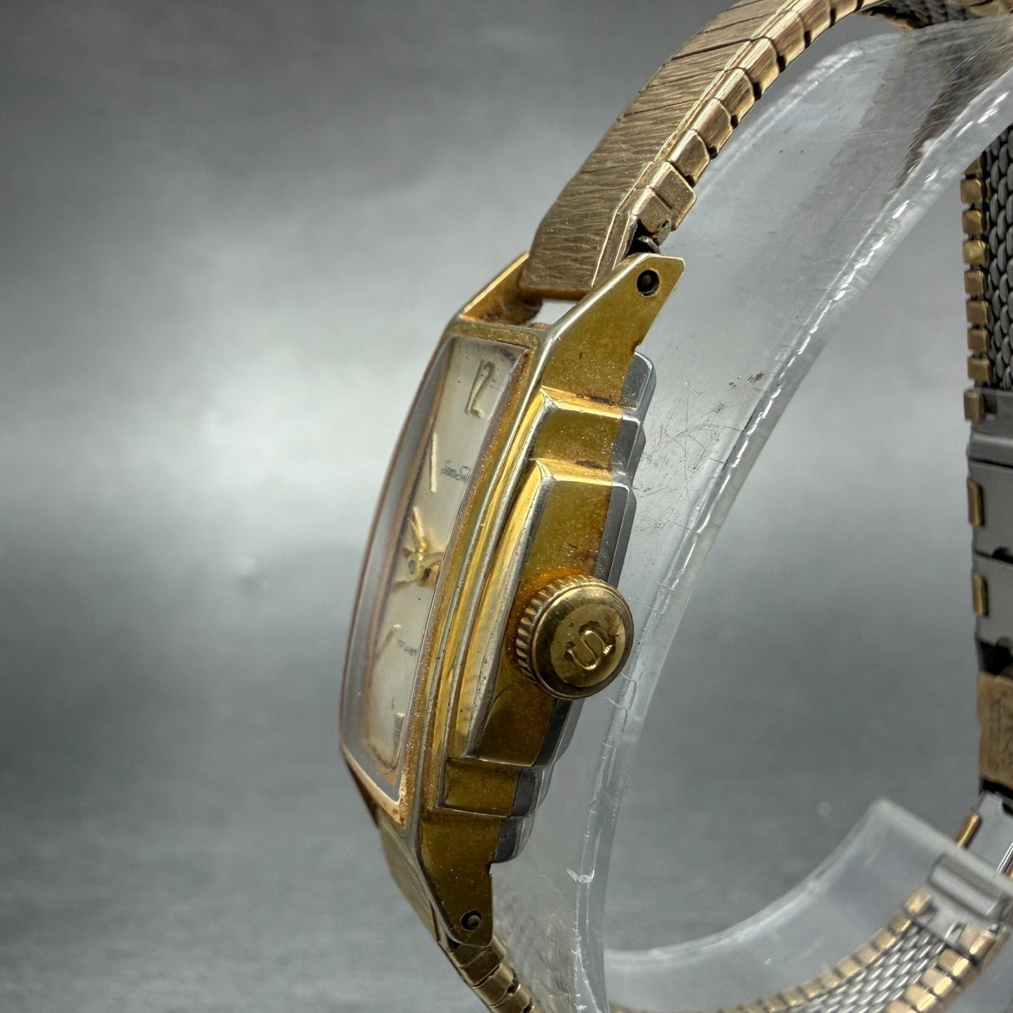Seiko Solar Tank Watch Women 15mm White Dial Gold Tone Rectangle 562 Manual Runs2