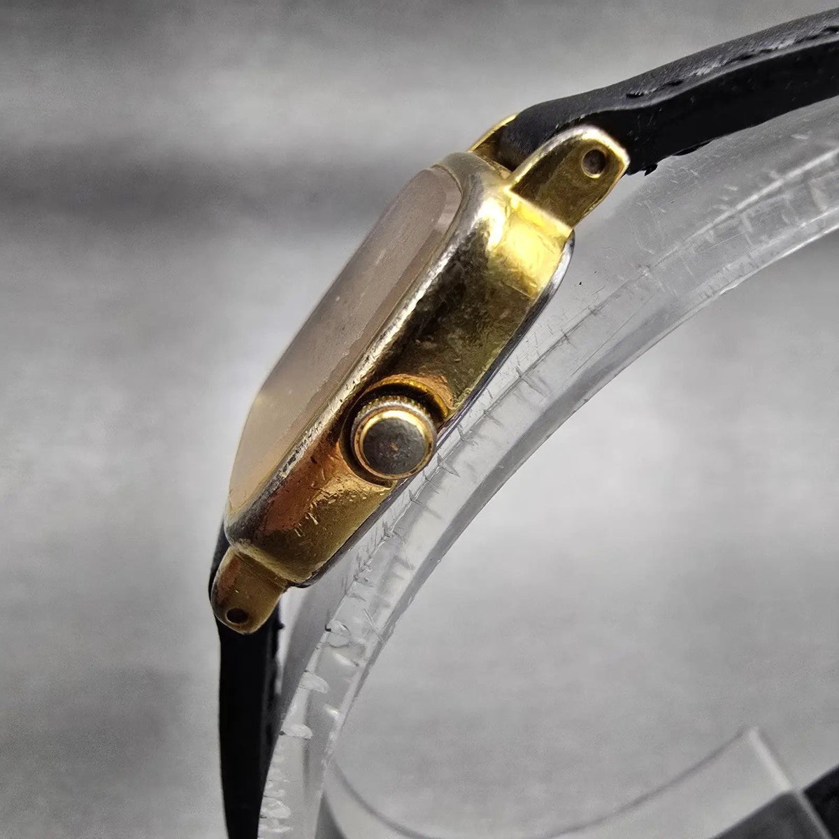 Seiko Watch Women 17mm Gold Dial Gold Tone Rectangle 2Y00-5A09 New Battery VTG2