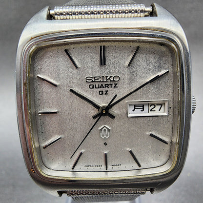 Seiko Quartz QT Watch Men 34mm Silver Dial Silver Tone Daydate 09235000 PARTS2