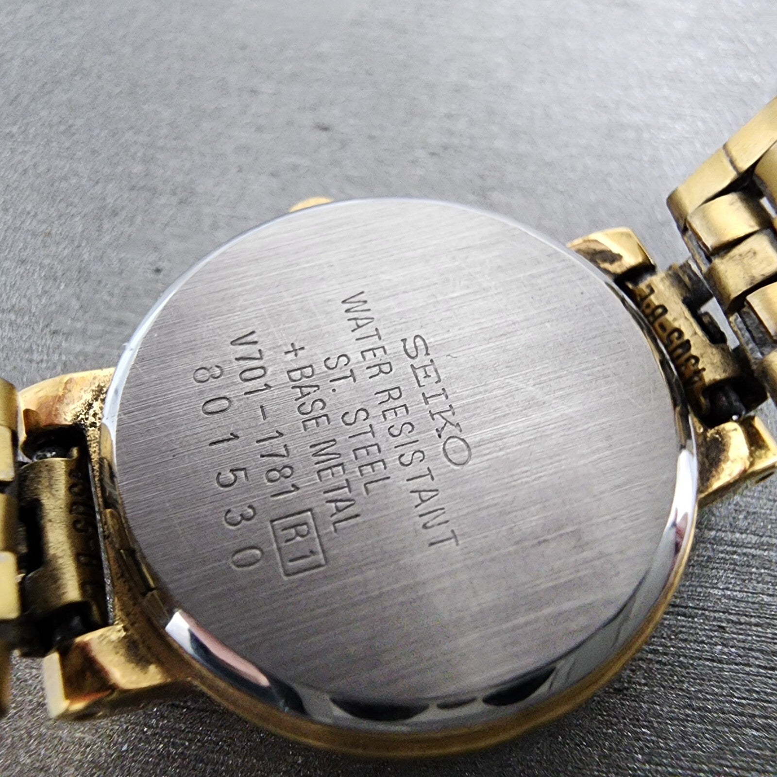 Seiko Watch Women 24mm Champagne Dial Gold Tone Round V7011781 New Battery VTG9