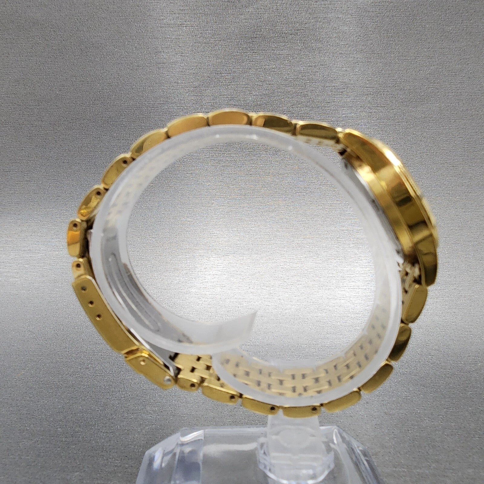 Bulova Watch Women 25mm Champagne Dial Gold Tone Date 97S84 New Battery8