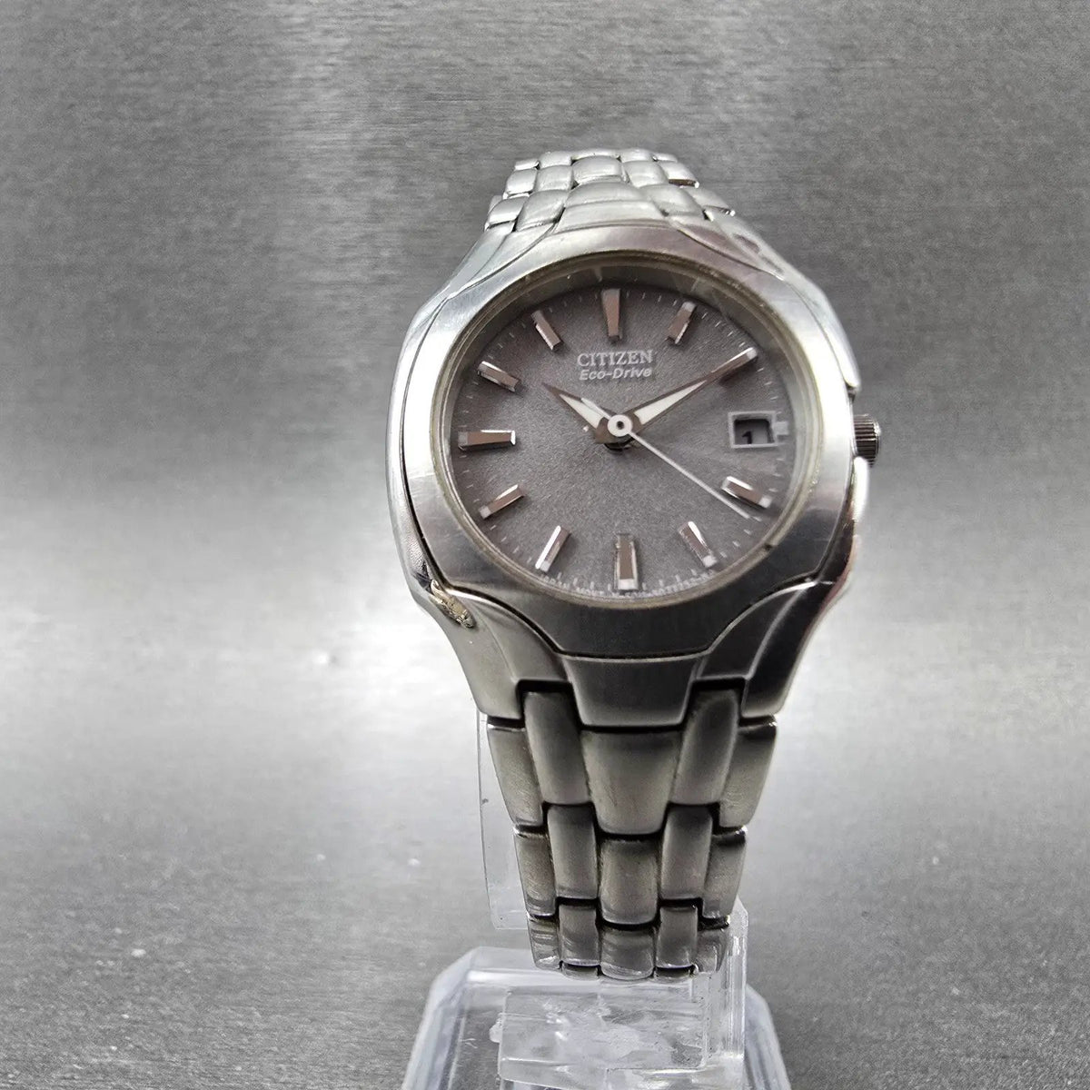 Citizen Eco-Drive Watch Women 25mm Gray Dial Silver Date E011-S049601 Runs JP25