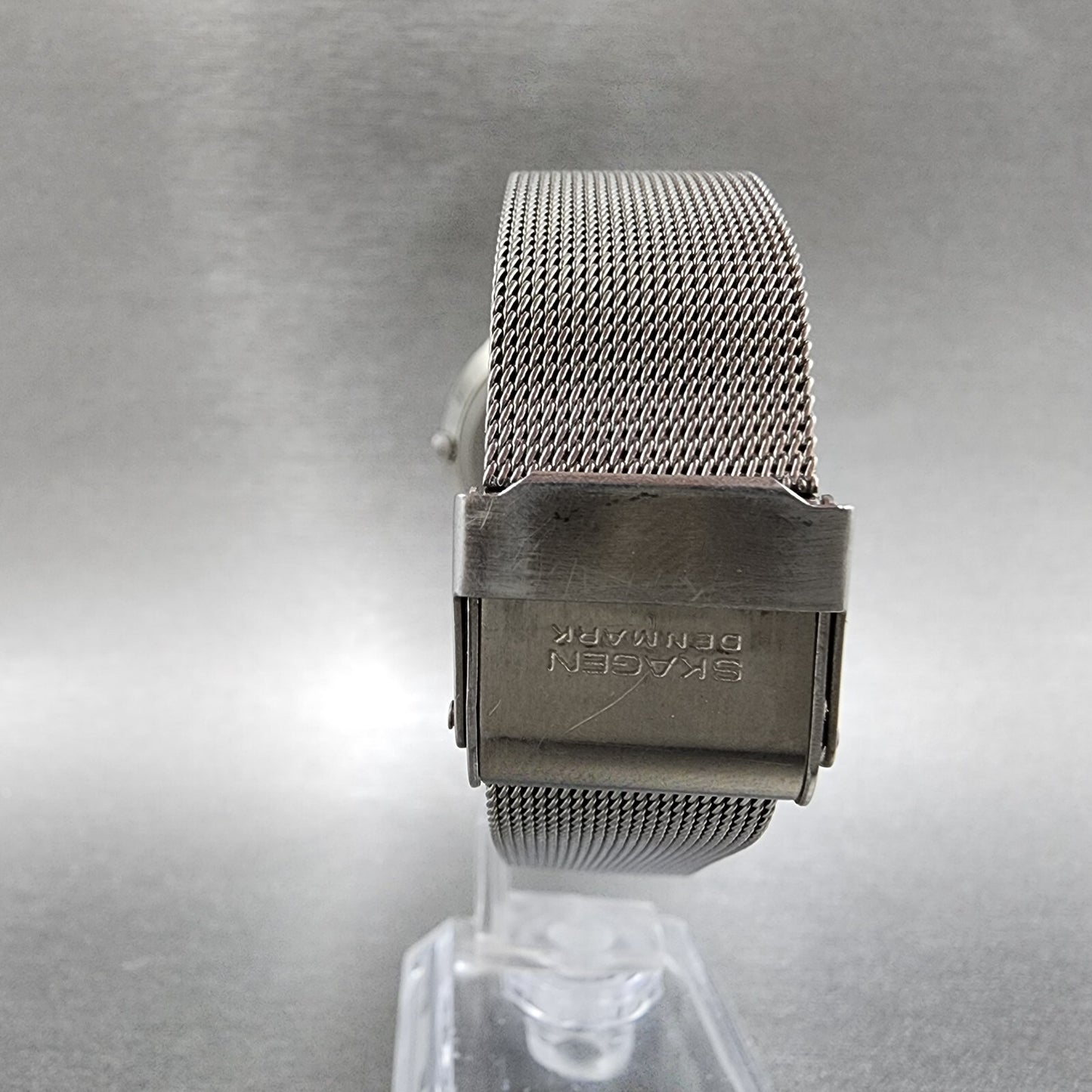 Skagen Watch Men 34mm Gray Dial Titanium Date Round Mesh Band 16LGMT NewBat A12
