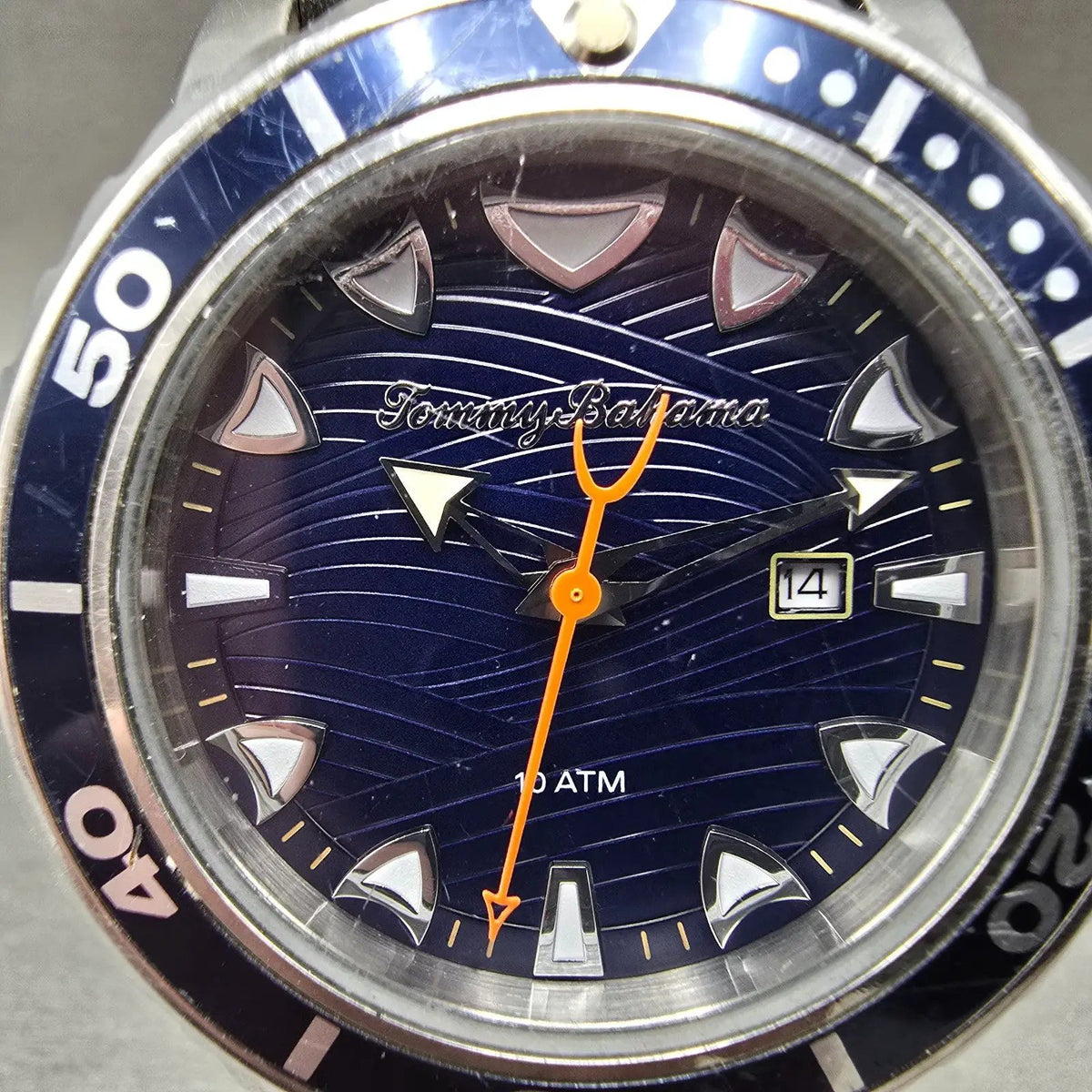 Tommy Bahama Dive Watch Men 43mm Blue Dial Steel Date Round TB00101-01 New Batt1