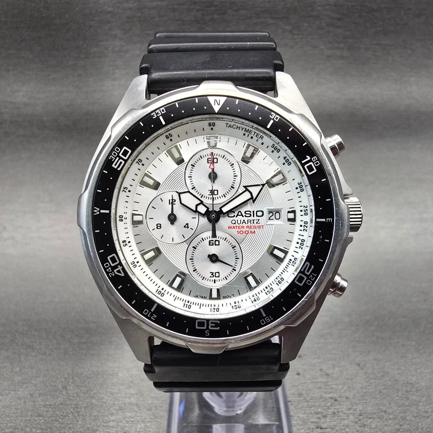 Casio AMW-330 Chronograph Watch Men 45mm Silver Dial Two Tone Date Round New Bat0