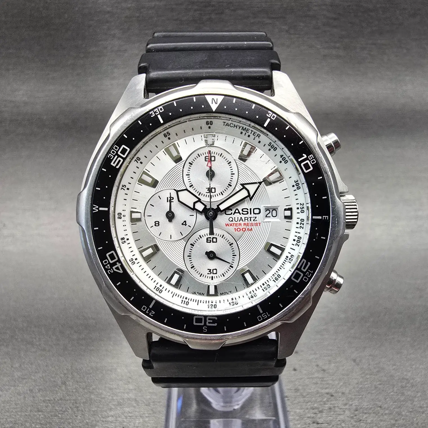 Casio AMW-330 Chronograph Watch Men 45mm Silver Dial Two Tone Date Round New Bat0