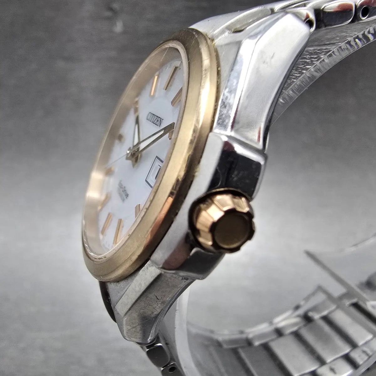 Citizen Eco-Drive Watch Women 32mm White Dial Titanium Date E011-S080916 Works2