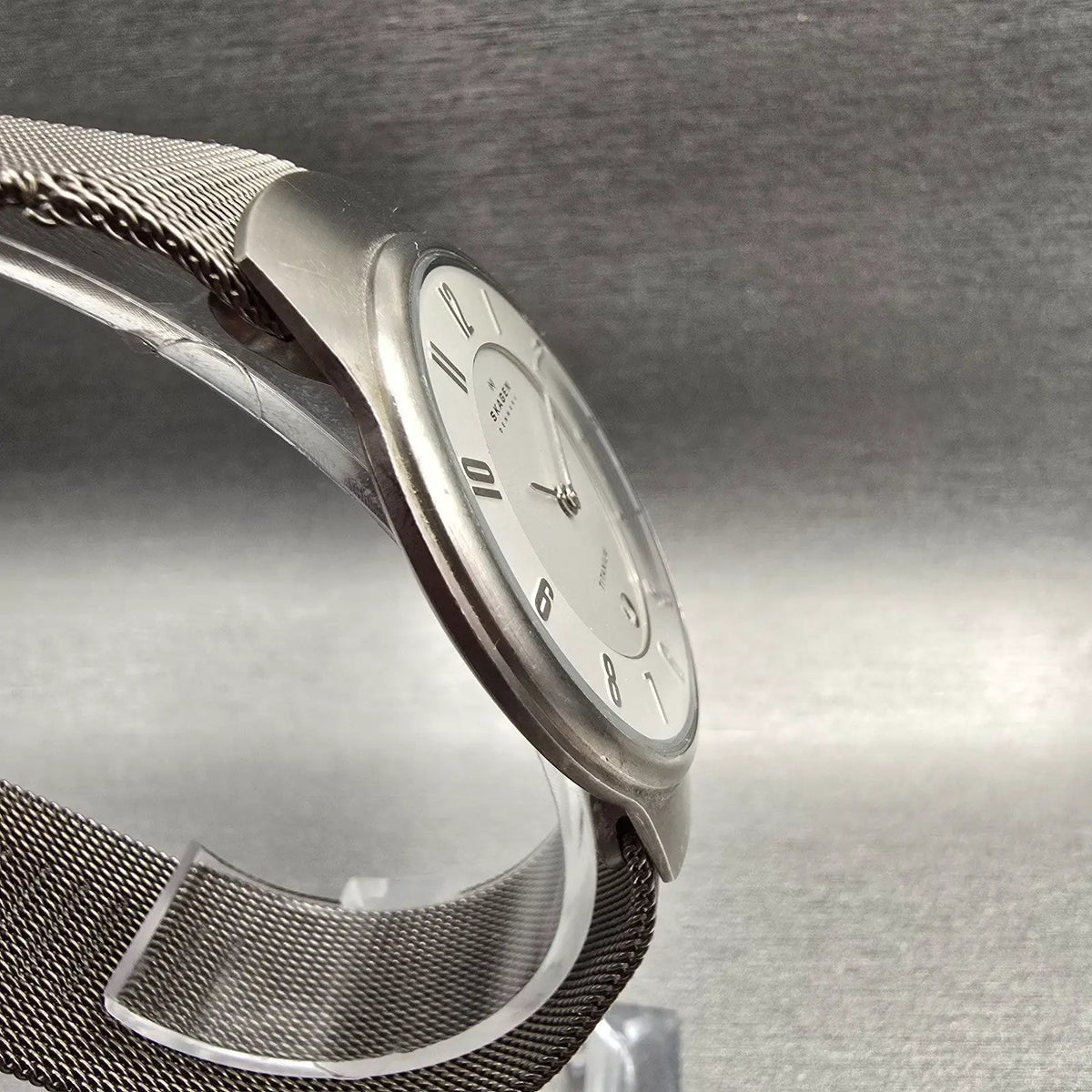 Skagen Watch Men 34mm White Dial Titanium Date Round 533LTTW New Battery3