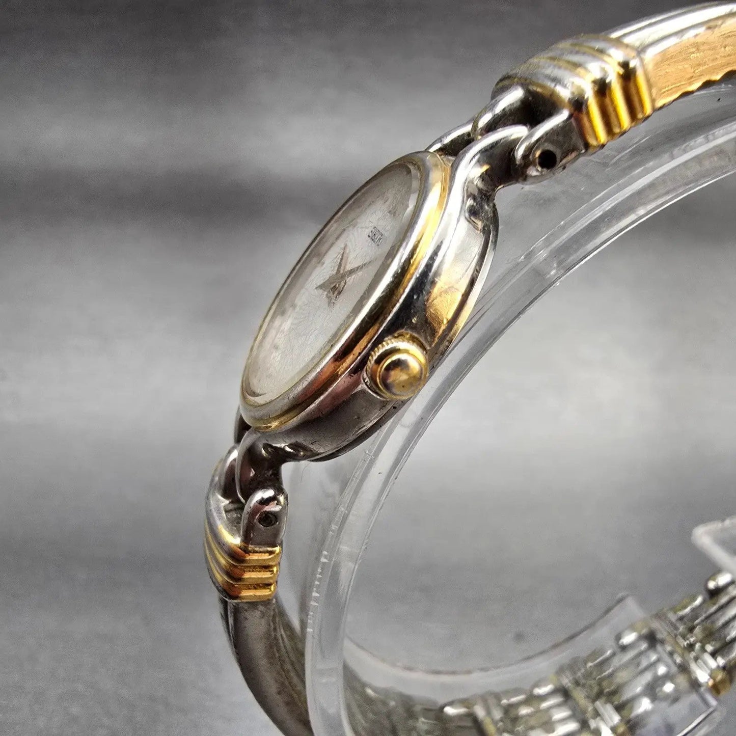 Seiko Watch Women 21mm White Dial Two Tone Round V400-1229 New Battery Vintage2