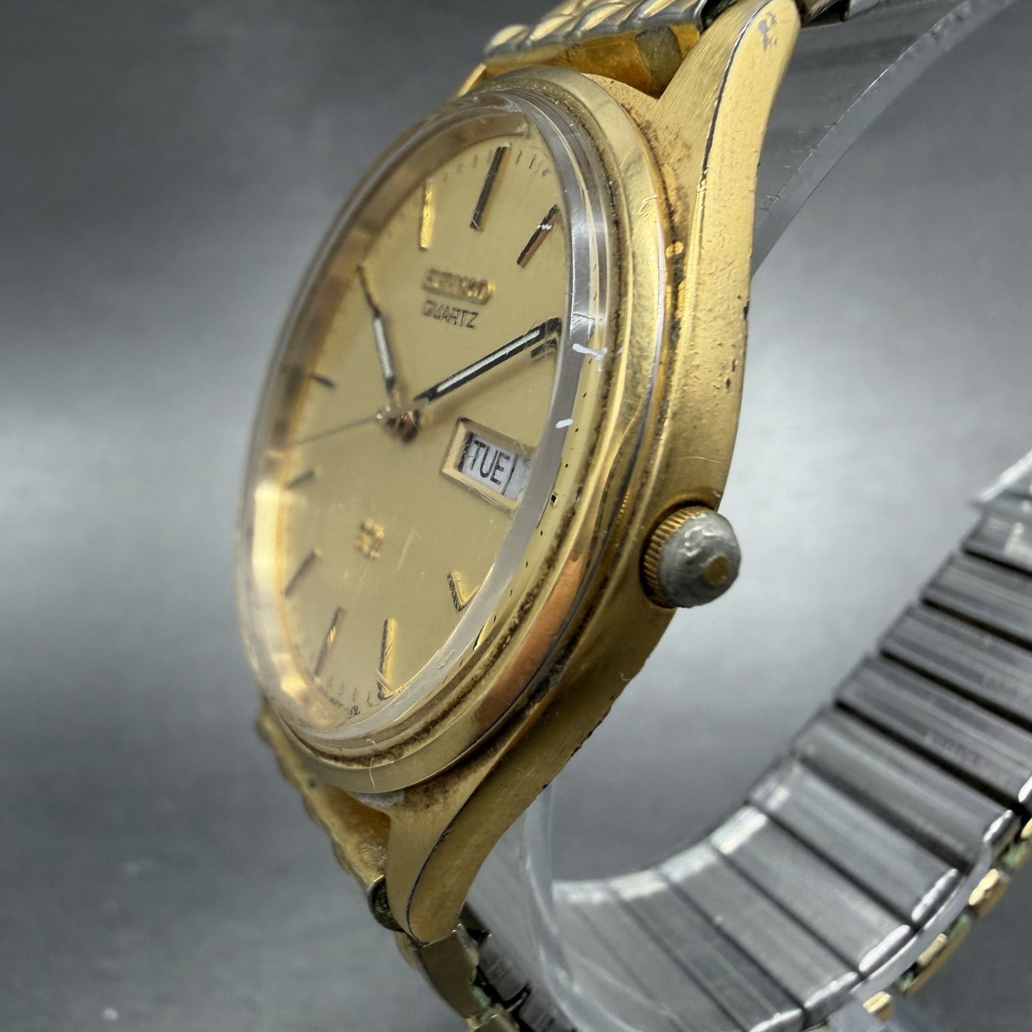 Seiko SQ Watch Men 36mm Champagne Dial Gold Tone Daydate 5y23-8040 New Battery2