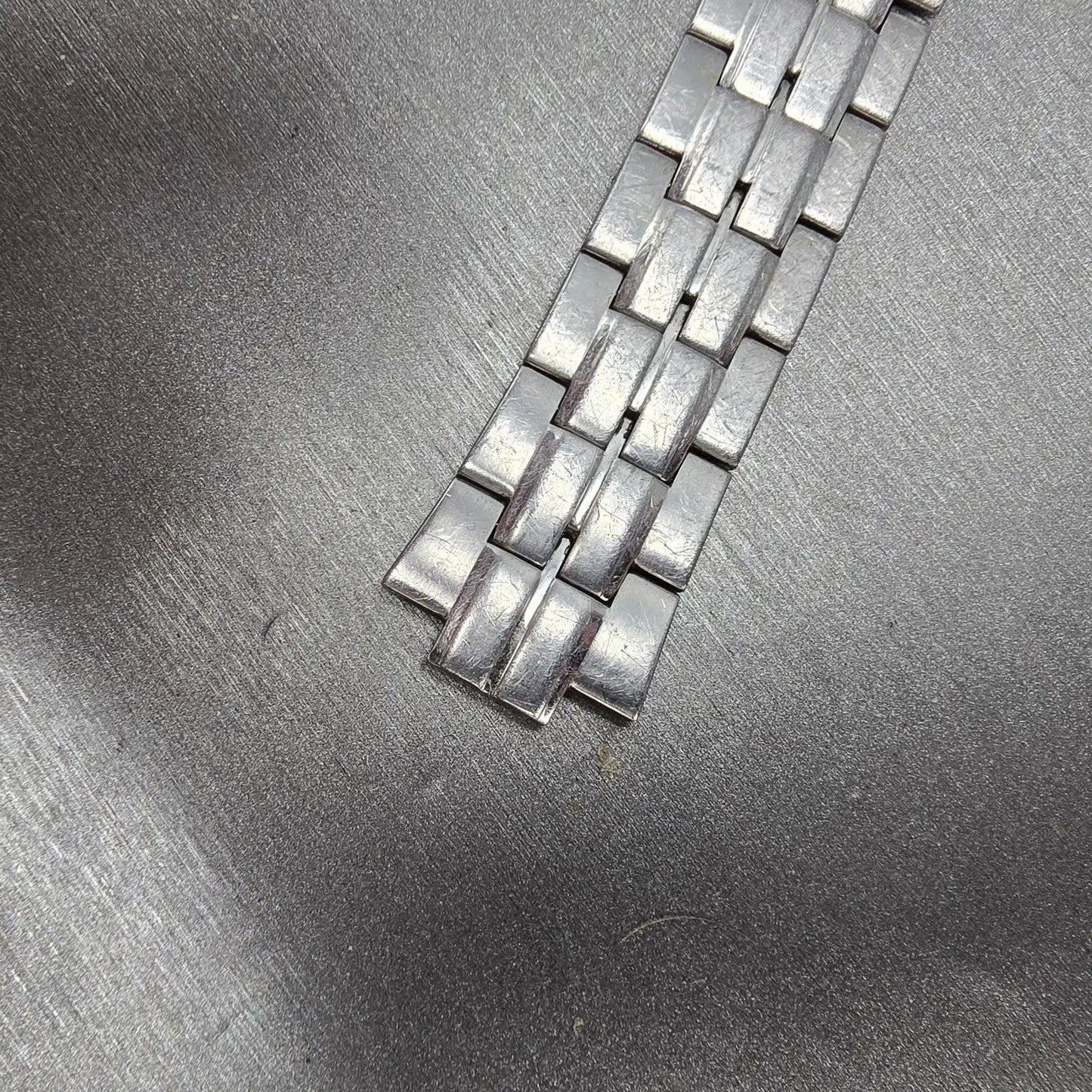 Seiko Solar Watch Men 38mm Black Dial Silver Tone Date READ!!!!!! V157-0AG0 Runs10