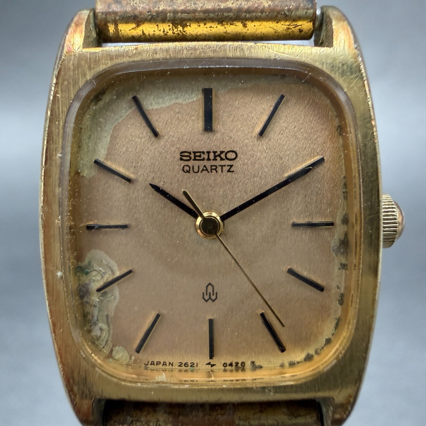 Seiko Tank Watch Men 20mm Champagne Dial Gold Tone Rectangle 2621-5220 New Batt21