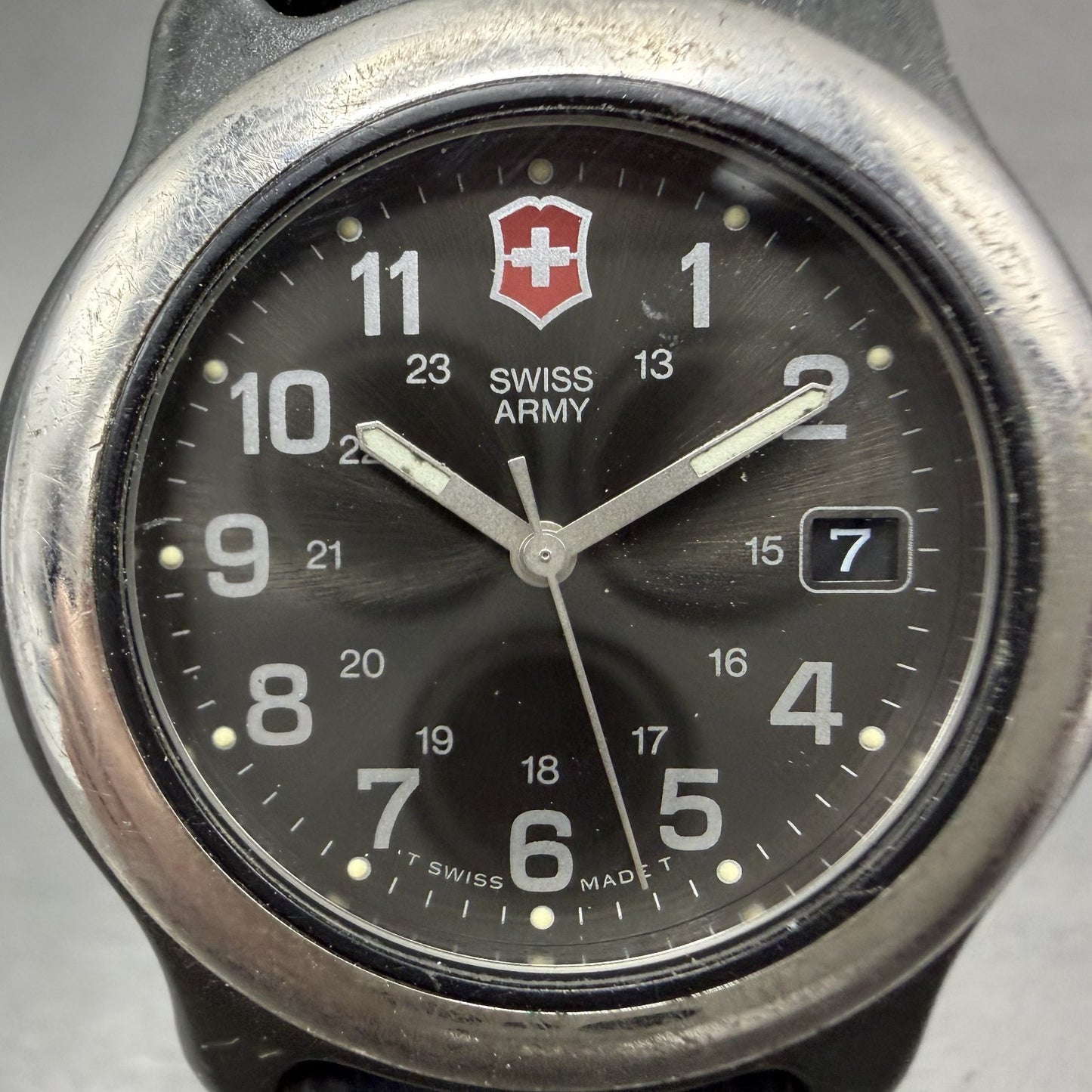 Victorinox Swiss Army Watch Men 37mm Black Dial Black Silver Date New Battery1