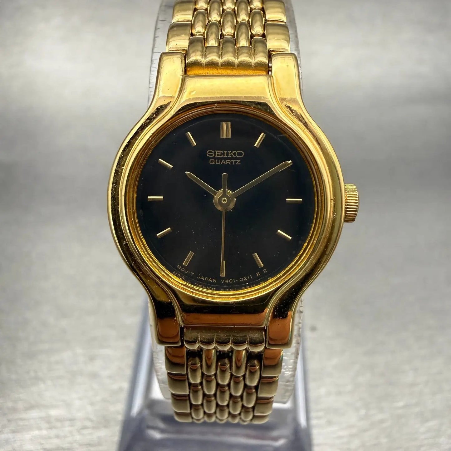 Seiko Watch Women 17mm Black Dial Gold Tone Round V401-0289 New Battery Vintage0