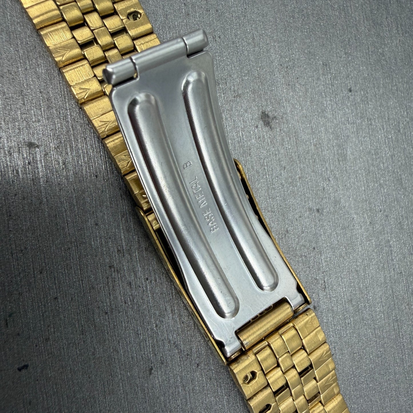 Seiko SQ Bracelet 20mm Stainless Steel Gold Tone Tri Folding Clasp VTG Japan GF39