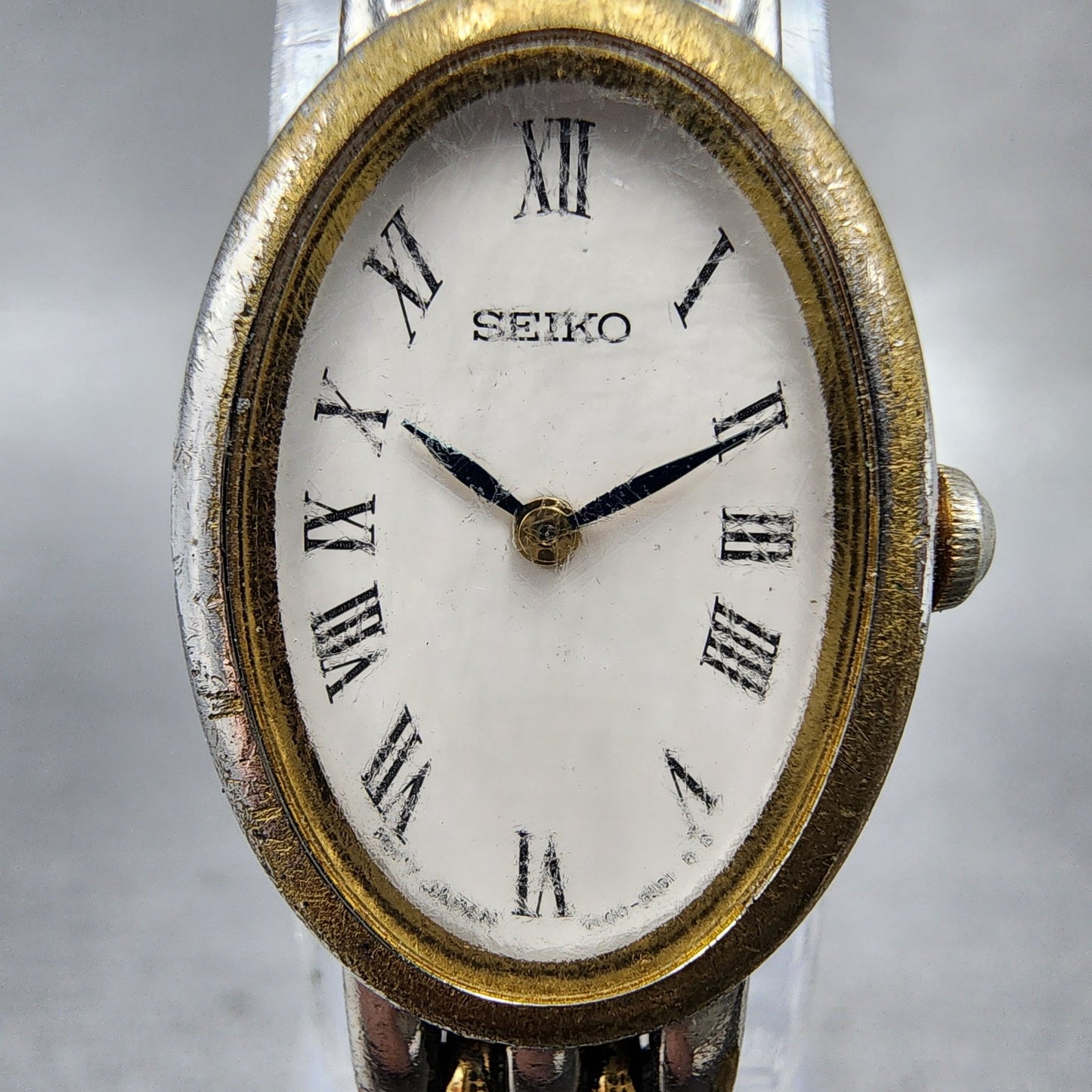Seiko Watch Women 17mm White Dial Two Tone Oval Vintage V4001029 New Battery1