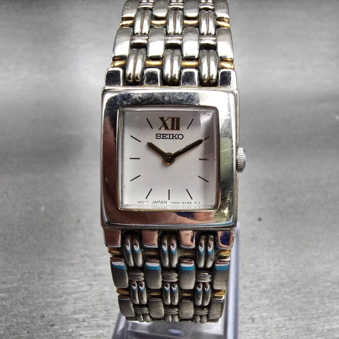 Seiko Watch Women 19mm White Dial Silver Tone Rectangle 1N01-5010 New Battery0