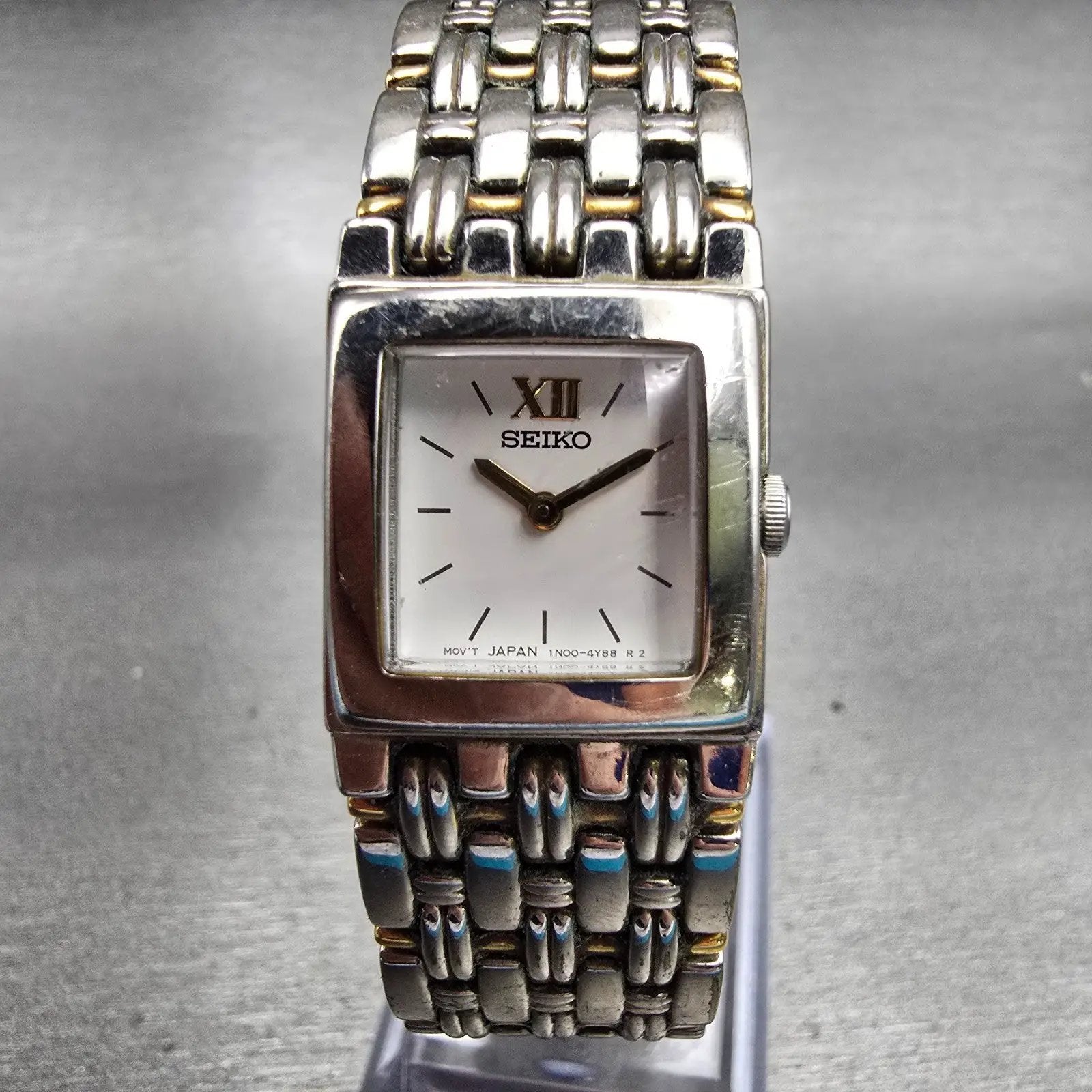 Seiko Watch Women 19mm White Dial Silver Tone Rectangle 1N01-5010 New Battery0