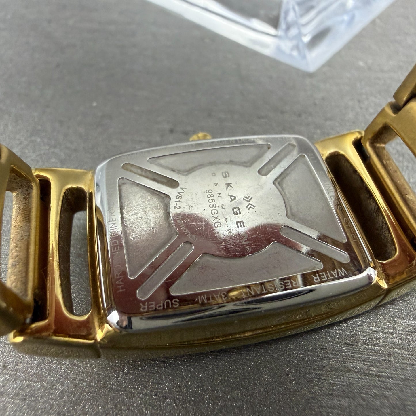 Skagen Tank Watch Women 21mm MOP Dial Gold Tone Diamond Bezel New Battery9