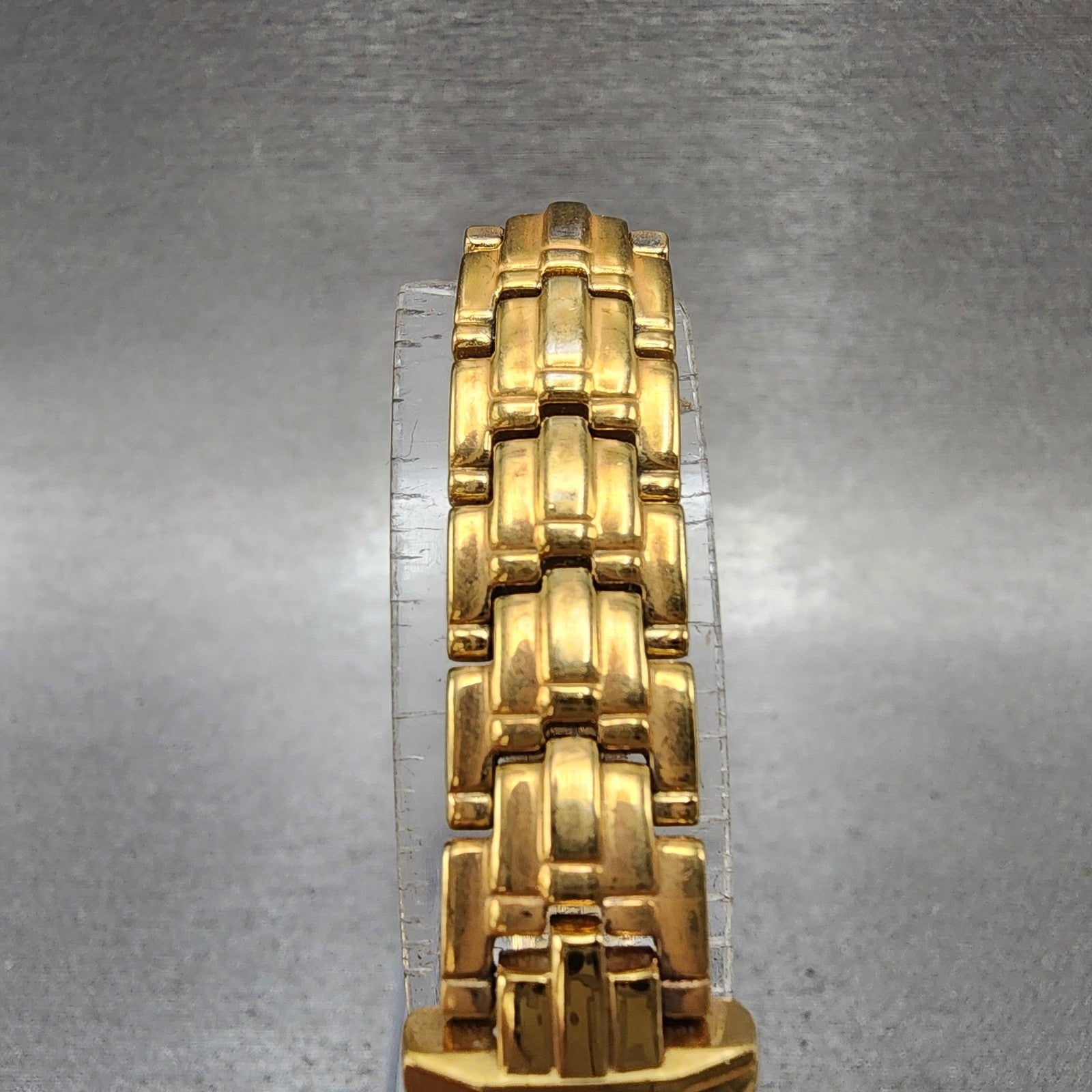 Seiko Tank Watch Women 14mm MOP Dial Gold Tone Rectangle 2e207609 New Battery4