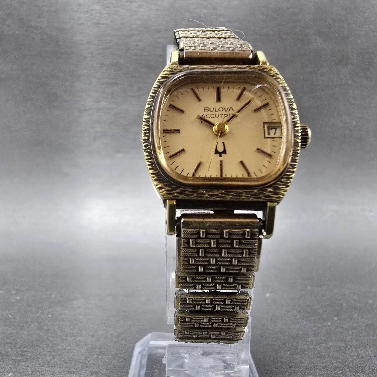 Bulova Accutron Watch Women 23mm Champagne Dial Gold Tone Date N4 PARTS Vintage9