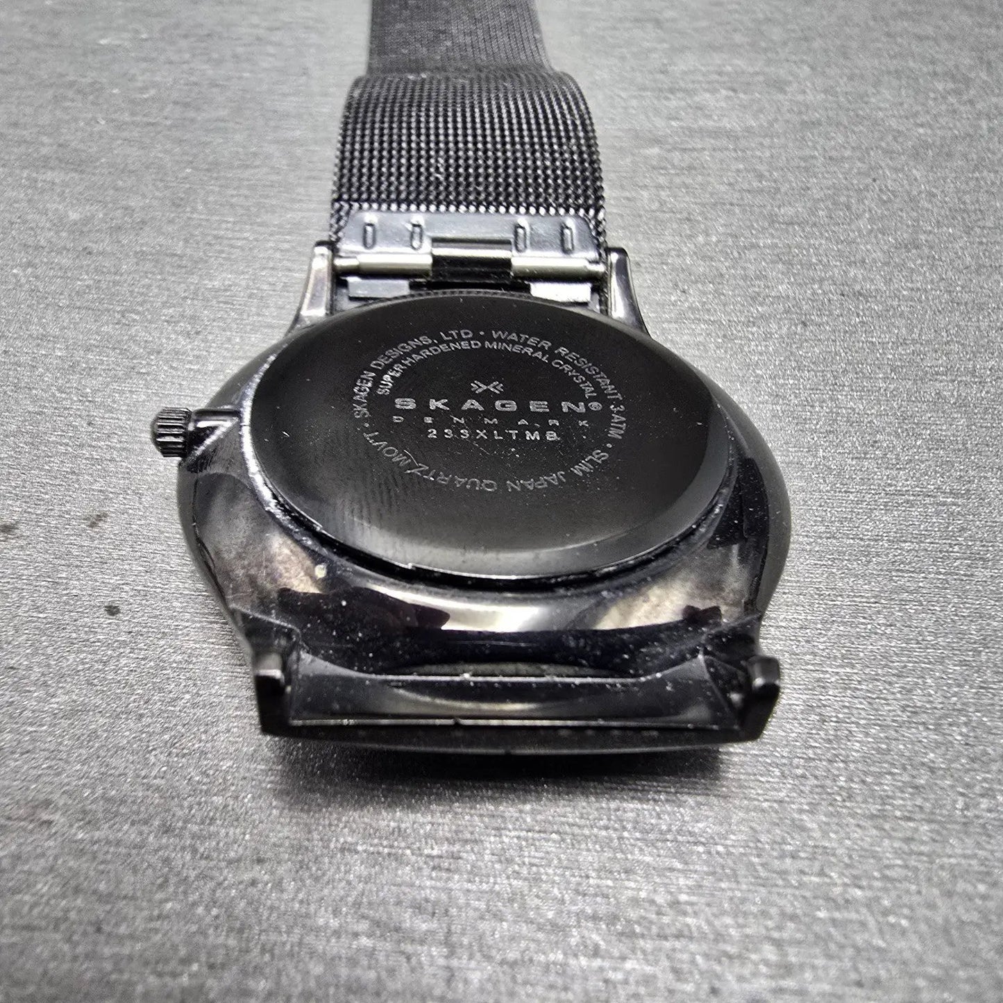 Skagen Denmark Watch Men 37mm Black Dial Titanium Date Round 233XLTMB New Batt J9