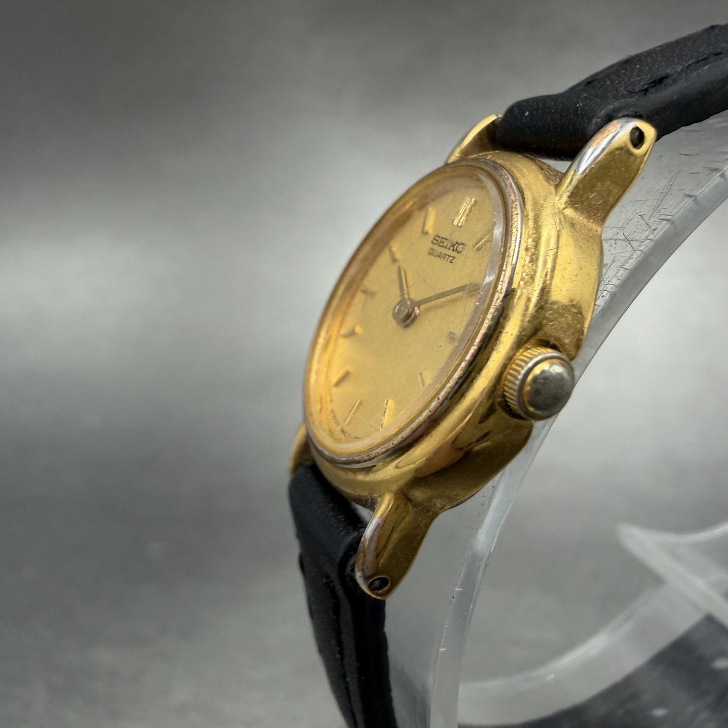 Seiko Watch Women 18mm Champagne Dial Gold Tone Oval VTG 1N00-5K39 New Battery2