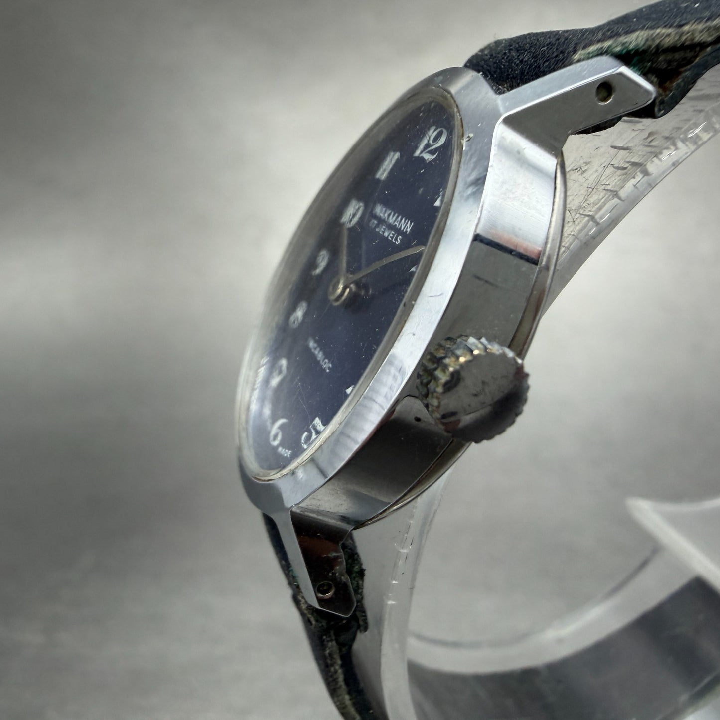 Wakmann Watch Women 20mm Blue Dial Silver Tone Oval Manual Wind Runs Vintage2