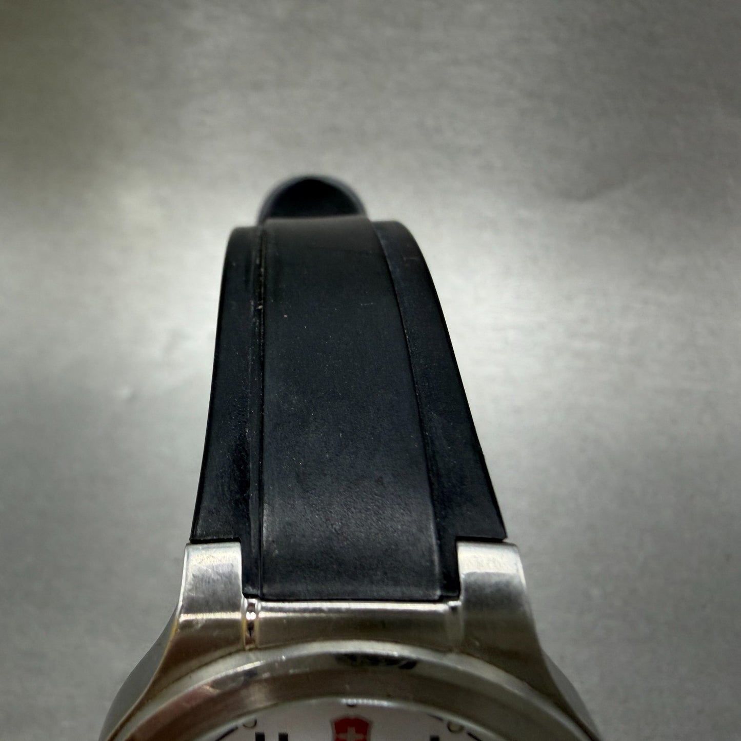 Victorinox Swiss Army Peak II Watch Women 34mm White Dial Steel Date New Battery4