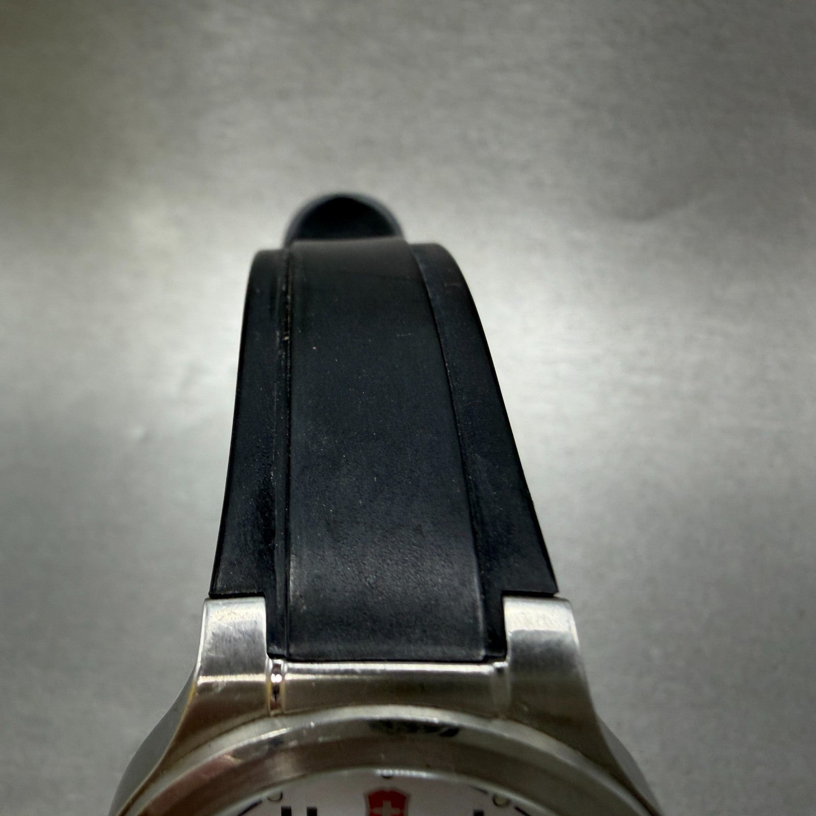 Victorinox Swiss Army Peak II Watch Women 34mm White Dial Steel Date New Battery4