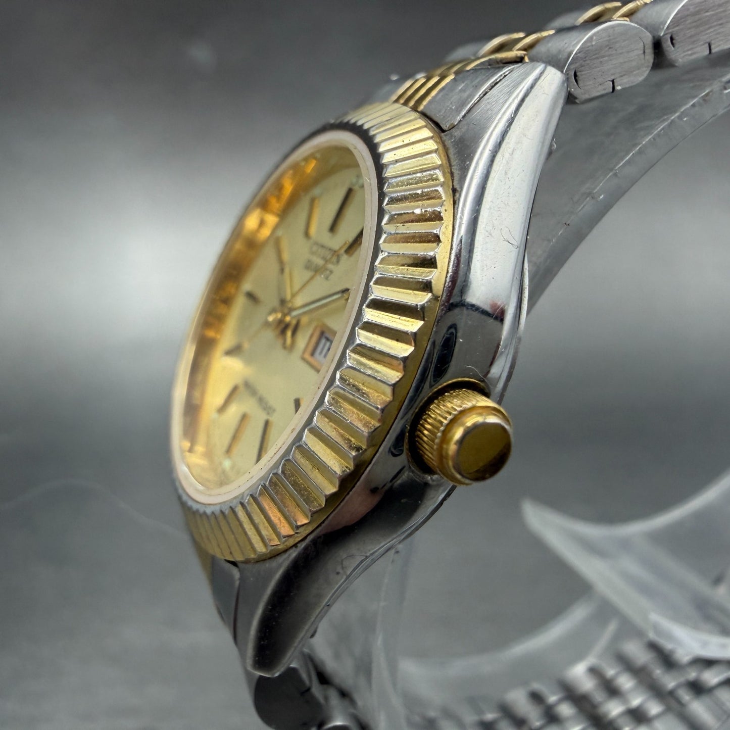 Citizen CQ Watch Women 25mm Champagne Dial Two Tone Daydate 6000-R00413 NewBattC2