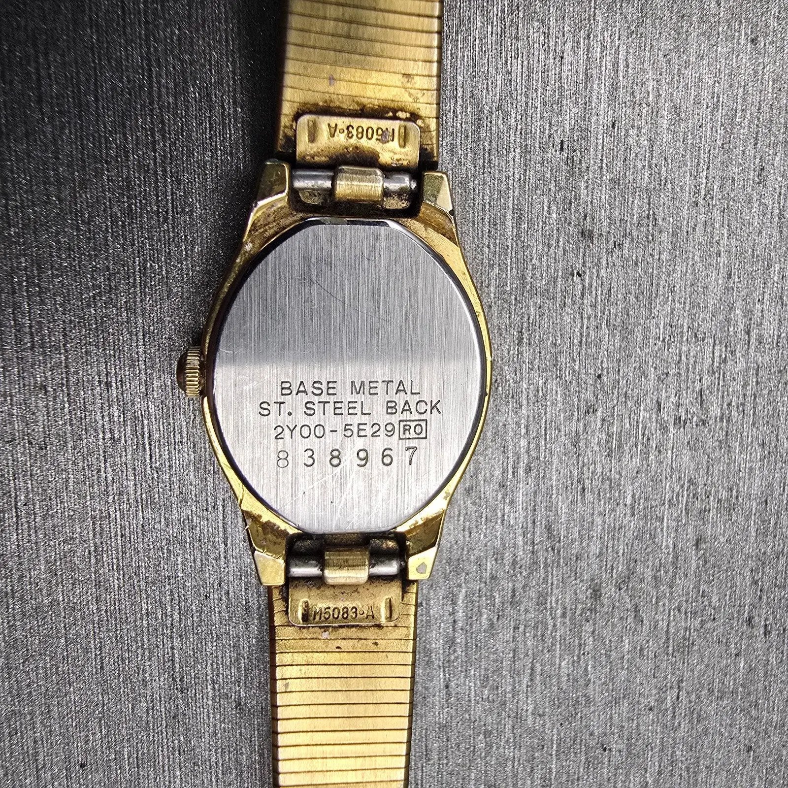Seiko Watch Women 17mm Black Dial Gold Tone Oval 2Y00-5E29 New Battery Vintage10