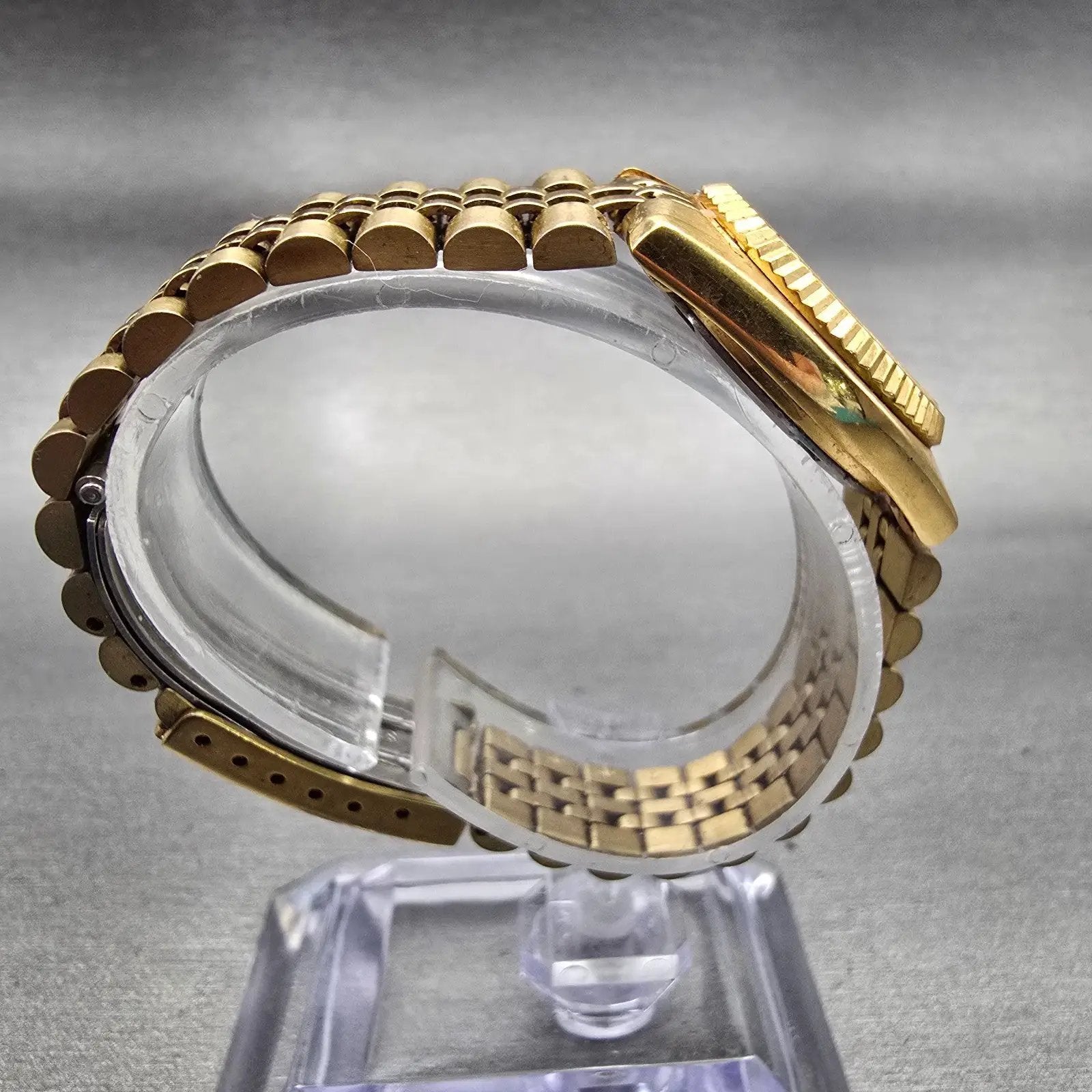 Seiko Watch Women 24mm Gold Dial Gold Tone Daydate Round 7N83-0041 New Battery8