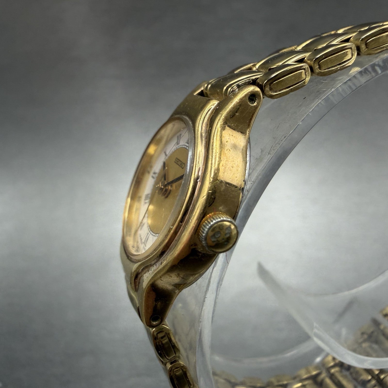 Seiko Watch Women 19mm White Dial Gold Tone Round V401-0289 New Battery OIHUGY2