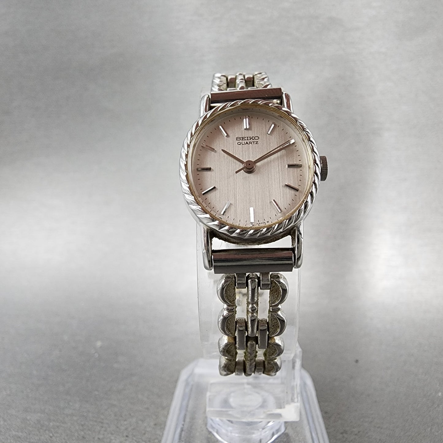 Seiko Watch Women 19mm Silver Dial Silver Tone Oval 14215510 New Battery VTG5