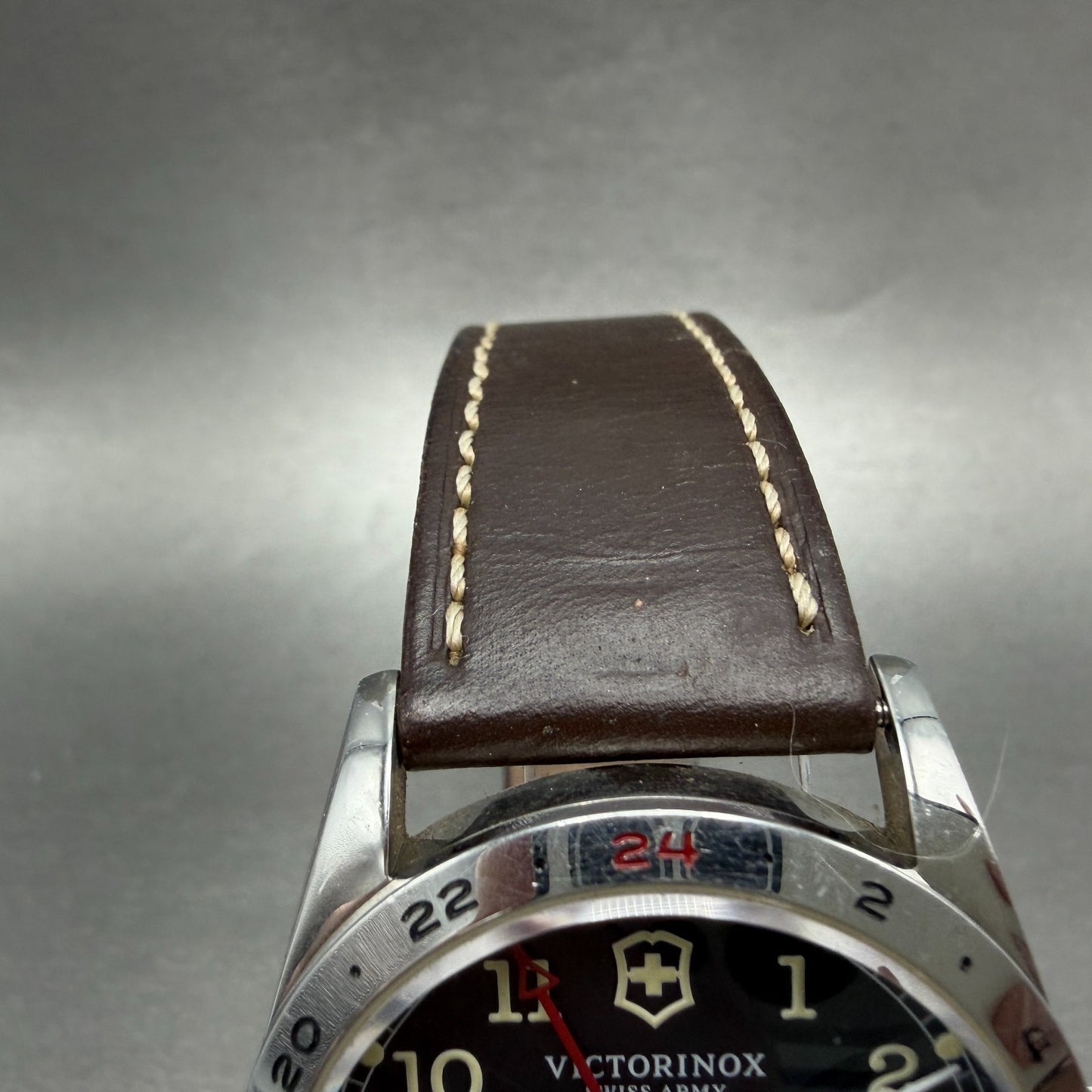 Victorinox Swiss Army GMT Watch Men 39mm Black Dial Steel Date 241648 New Batt4