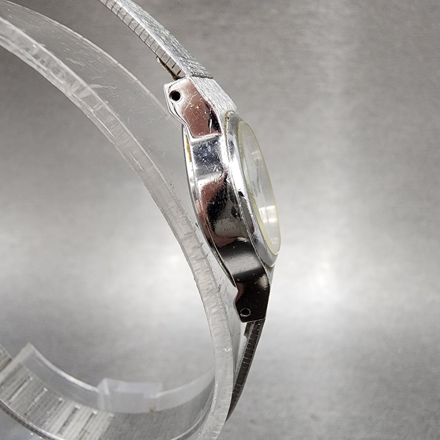 Bulova Watch Women 18mm White Dial Silver Tone Round 91L06 New Battery3