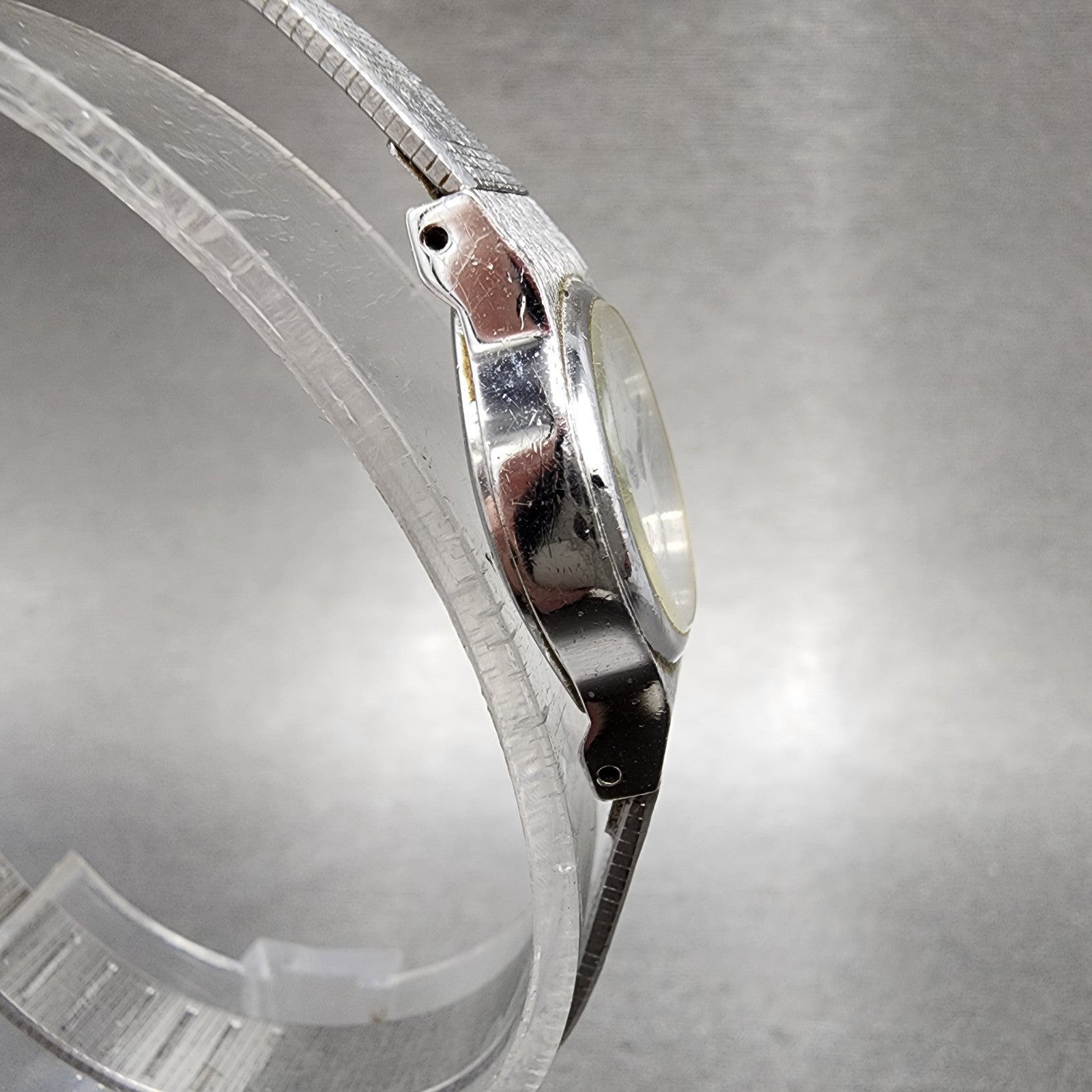 Bulova Watch Women 18mm White Dial Silver Tone Round 91L06 New Battery3