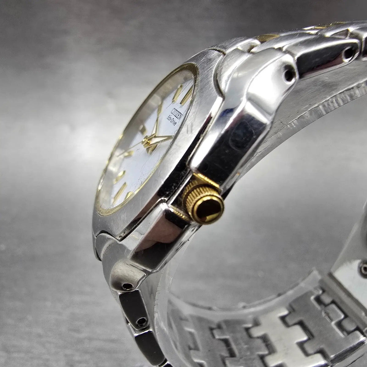 Citizen Eco-Drive Watch Women 25mm White Dial Two Tone Date Round E011 Works2