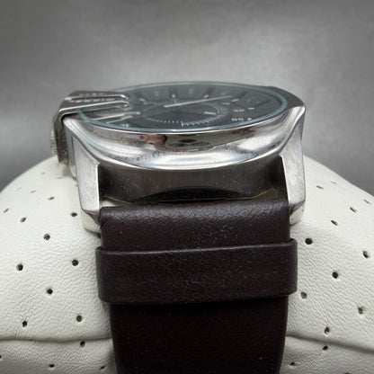 Diesel Master Chief Watch Men 45mm Black Dial Silver Tone Date Round New battery4