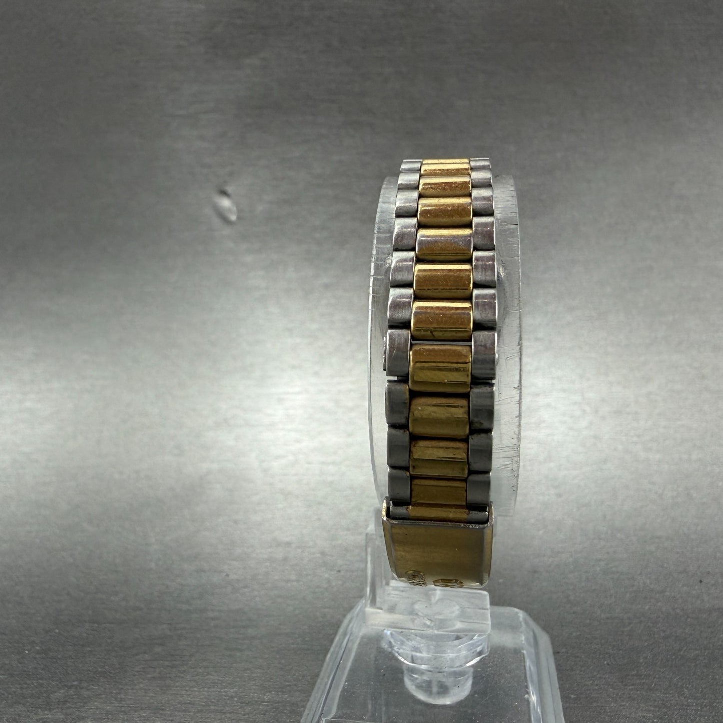 Seiko SQ Watch Women 25mm Silver Dial Two Tone Daydate Round 2A23-0039 NewBat 987