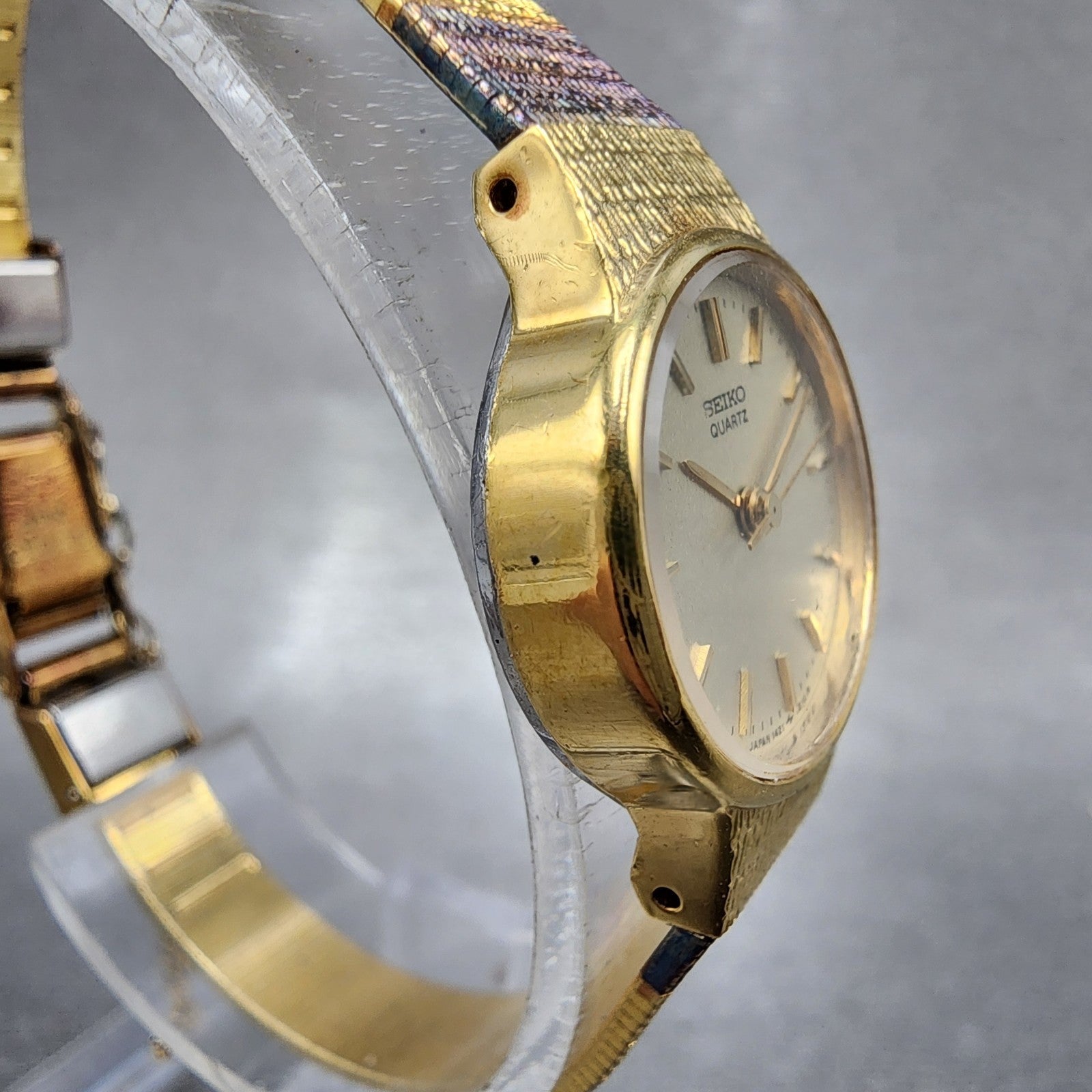 Seiko Watch Women 20mm Champagne Dial Gold Tone Oval 14215710 New Battery3
