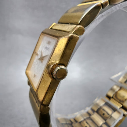 Seiko Tank Watch Women 20mm White Dial Gold Tone Square V4006530 New Battery2