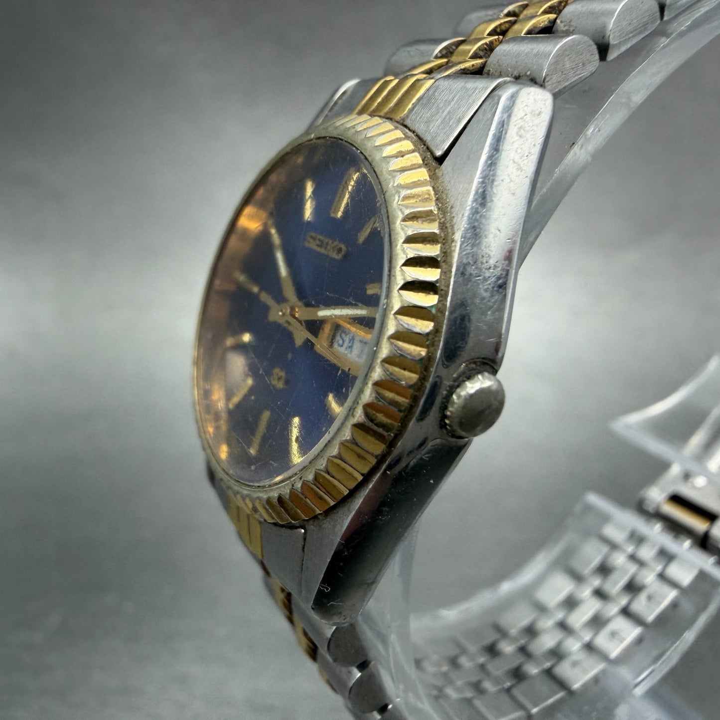 Seiko SQ Watch Women 24mm Blue Dial Two Tone Daydate Round New Battery AN4F2
